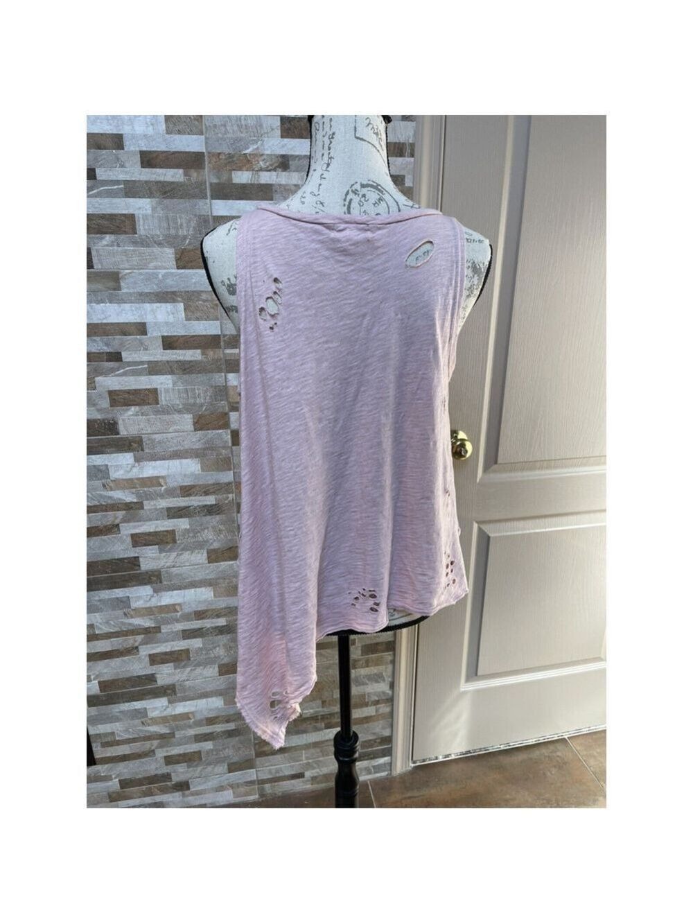 NYTT distressed sleeveless asymmetrical t-shirt top pink Sz XS - Picture 7 of 10